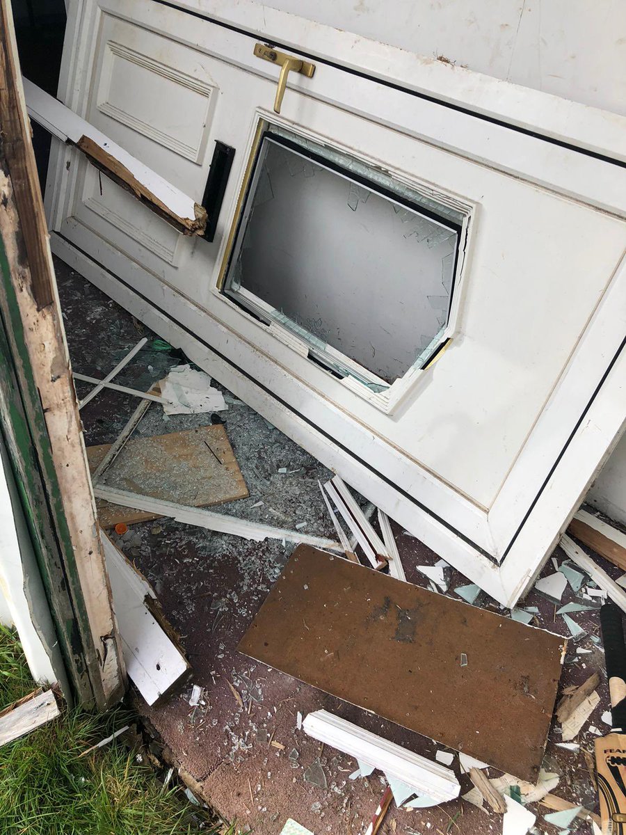 CorusPirates's tweet photo. 💣Breaking news from the crowsnest💣

Our home and away changing rooms were vandalised overnight 😠

We’re about to start our 10th year as a club. We won the division in our inaugural season and have had plenty of ups and downs along the way. https://t.co/ck9joHVrGV