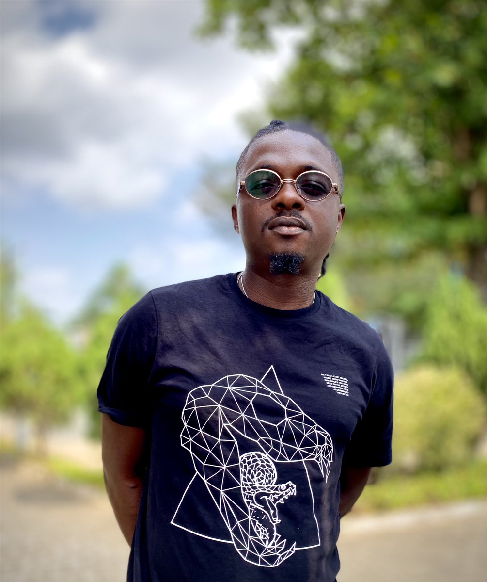 adecamboy's tweet photo. This is me.                     This is what I do 2 https://t.co/V9sqI613i6