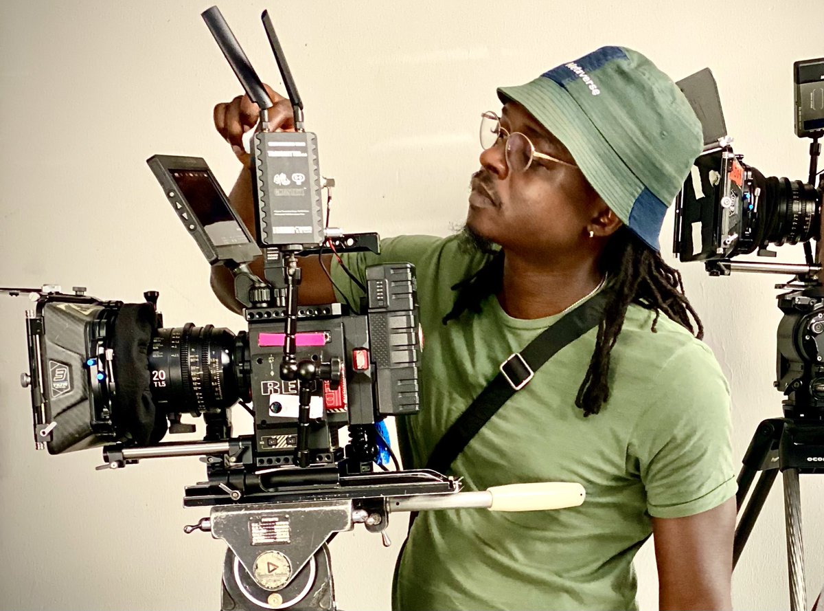 adecamboy's tweet photo. This is me.                     This is what I do 2 https://t.co/V9sqI613i6