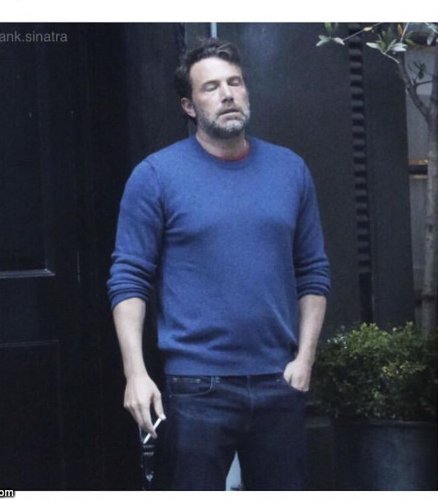 startupmarsch's tweet image. solopreneurs after doing sales, customer support, designing, coding, shipping all before noon. 
#buildinpublic