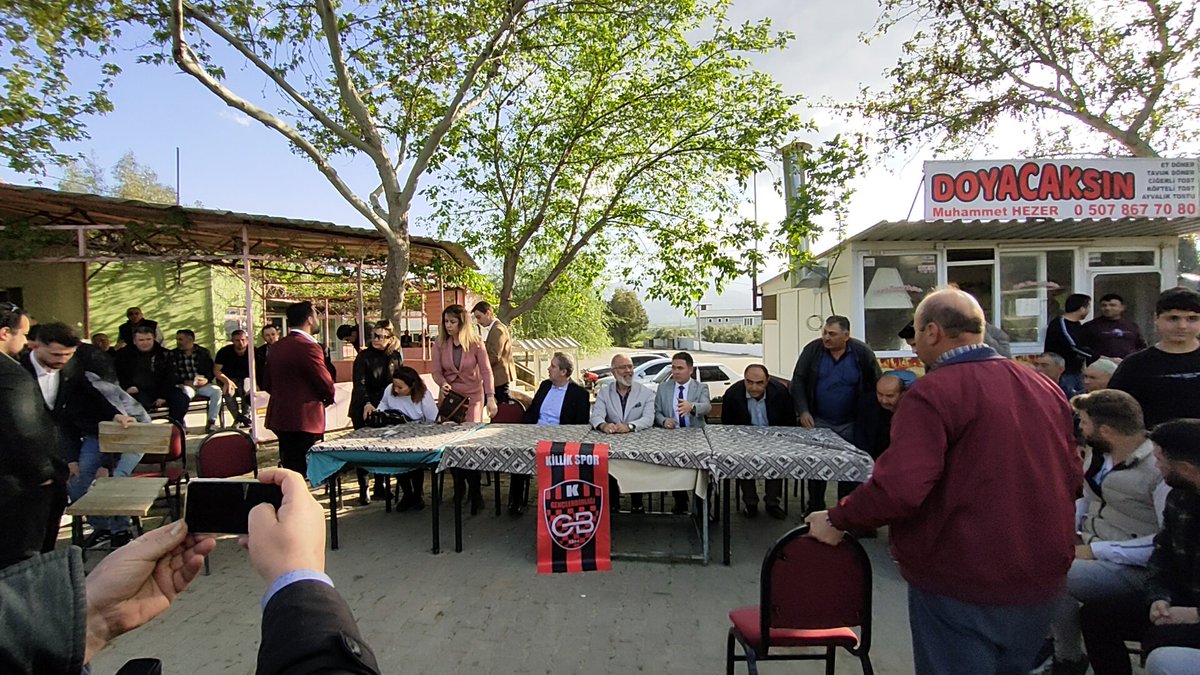 Yenisehirlioglu's tweet photo. Alaşehir Killik kasabası sizi seviyorum.
#Alaşehir  #Killik @AlasehirAkparti https://t.co/RdeINWhNaQ