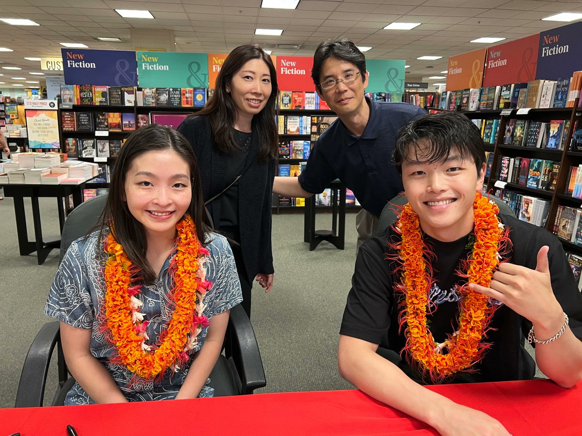 USJC's tweet photo. Happy #bookbirthday to USJC Associates @MaiaShibutani and @AlexShibutani (@ShibSibs) whose first picture book "Amazing Asian Americans and Pacific Islanders Who Inspire Us All" comes out TODAY!
P.S. Some familiar faces turned up at their recent book signings! #AmazingAAPI https://t.co/R9rgowUQvo