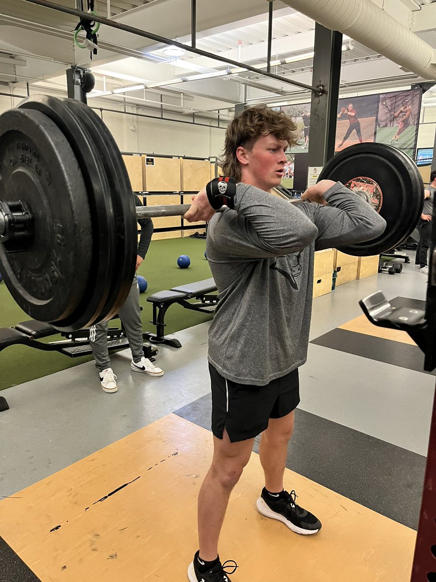 CMUMavsFootball's tweet photo. Turning up on a Tuesday morning‼️
Mavs are making strides everyday getting better🏈🐃
GO MAVS‼️‼️‼️‼️‼️
#Mavs #Mavup https://t.co/BWRfqpa9S6