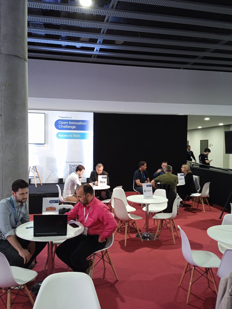 accio_cat's tweet photo. 📸Avui ha arrencat el primer dia d'un dels congressos de referència en #indústria40, l'@AdvanFactories!

Comencem amb les reunions de l'#OpenInnovationChallenge i fins dijous hi serem presents amb un munt d'activitats.

No t'ho perdis👇
https://t.co/Da9uwOa0eG

#AF2023 https://t.co/zRGJbDGCkR