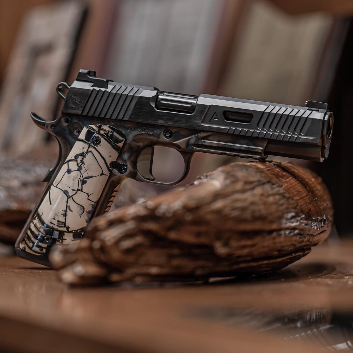 NighthawkCustom's tweet photo. A unique combination of old-world finishing techniques and modern machining π₯
The VIP Agent 2!
#VIPAgent2 #Agent2 #Agent2VIP #NighthawkCustom https://t.co/nH7Rri9VfE
