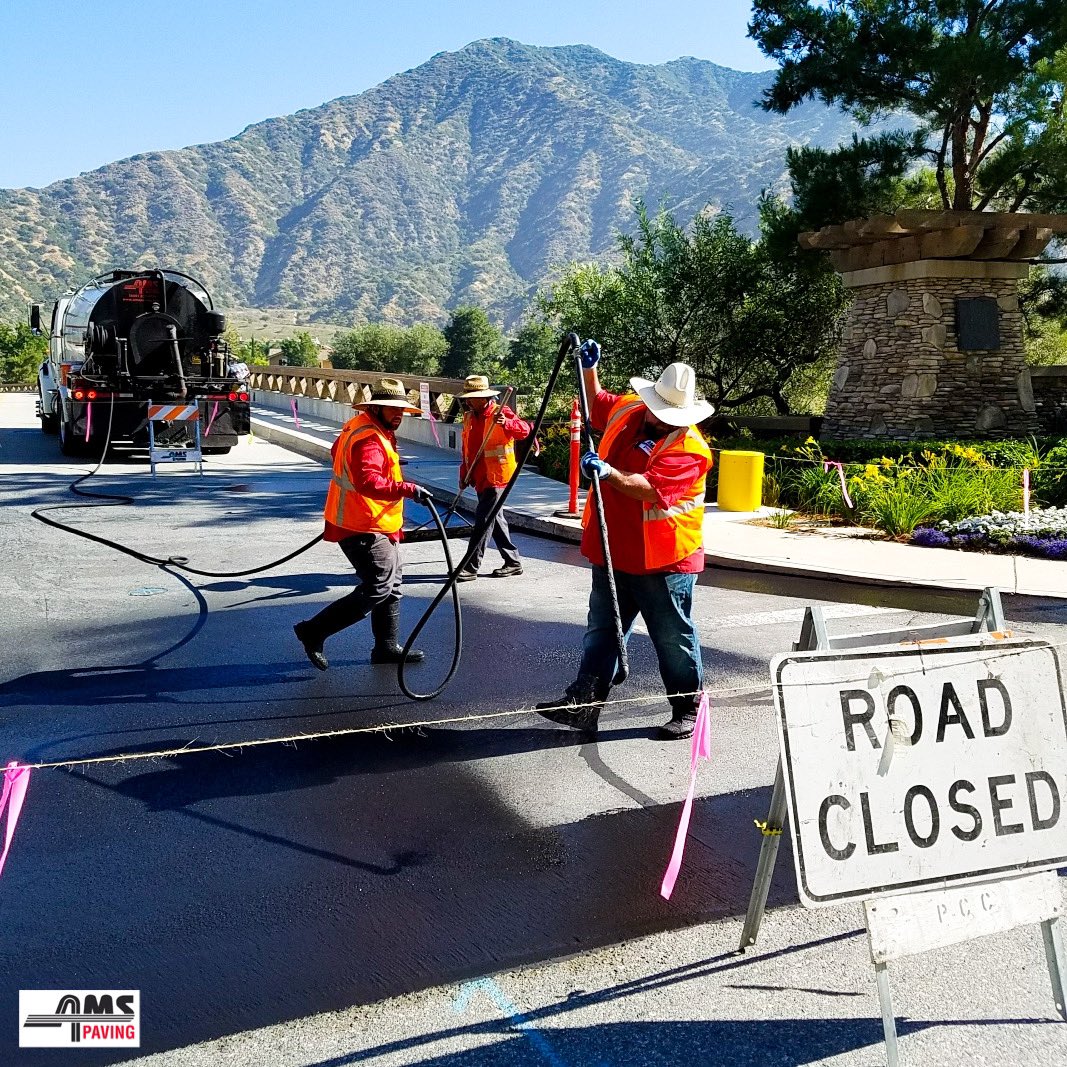 It’s #NationalWorkZoneAwarenessWeek!! We 🧡 our #crews 🦺 (so do their families) & want them to be safe. 
Please read signs, respect cones, & reduce your speed in #construction zones 🚫🏎️🚧
We make roads #safe for you, so keep roads safe for us.
#nwzaw #watchforus #orange4safety