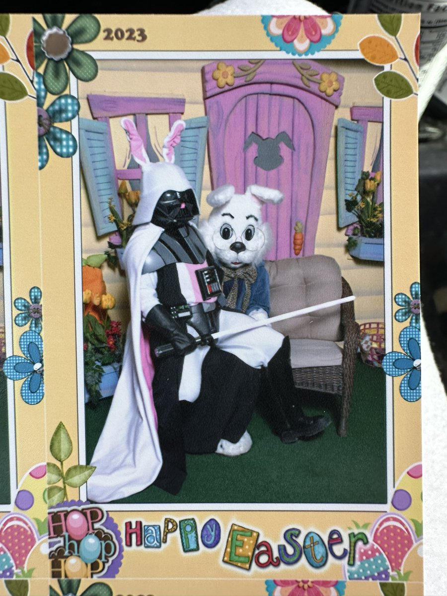 zaptrader_'s tweet photo. #EasterBunny &amp; #EasterVader https://t.co/ek1kPTncz2
