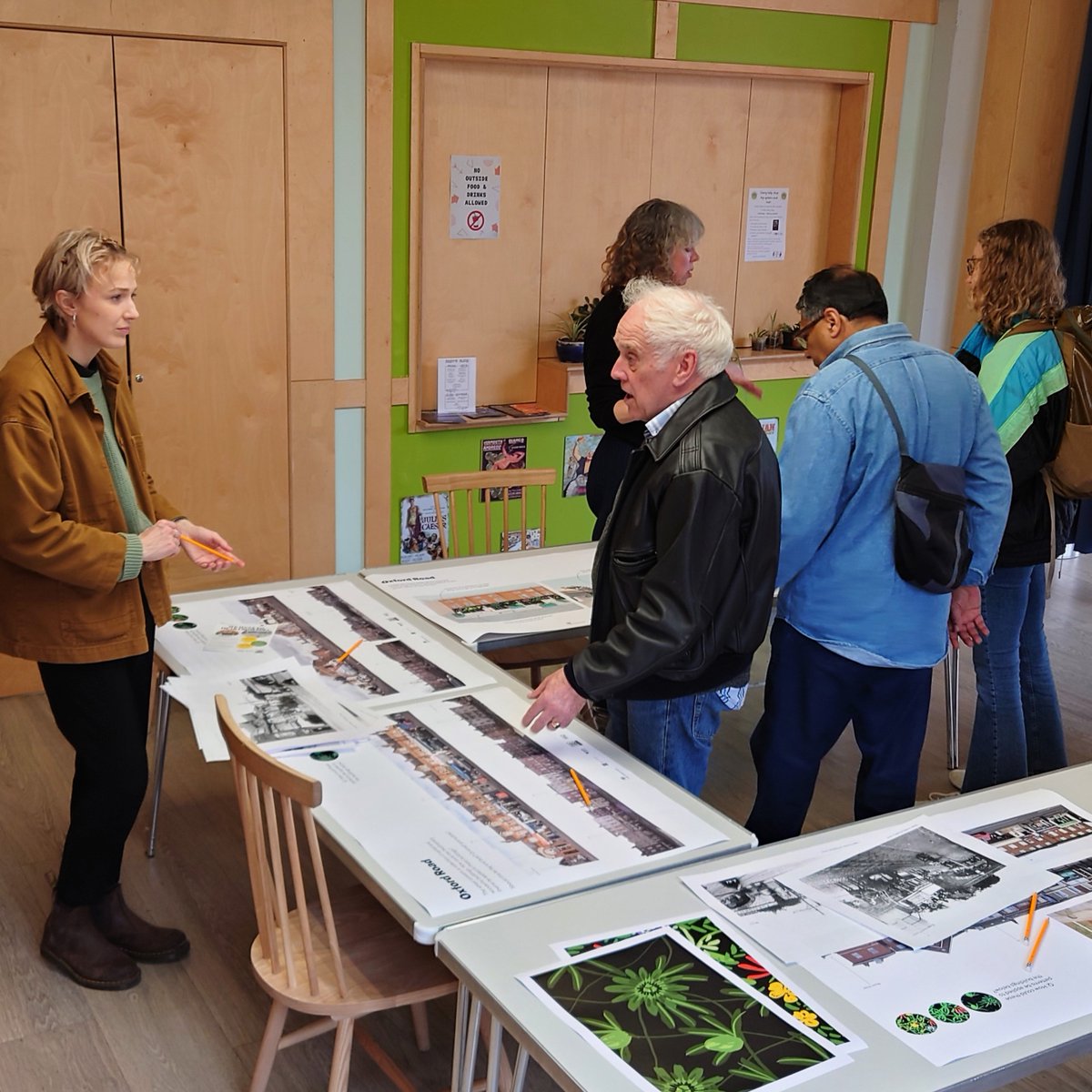 hshaz_reading's tweet photo. We had lots of fun at our first Public Realm workshop yesterday at @Rdng_bsct_fctry! For those who couldn't make it - come along to our 2nd workshop taking place this Monday the 24th at RBF, from 12.30pm onwards. ποΈππ» #rdguk #HSHAZReading #highstreetheritage
πΈ by Feria Urbanism https://t.co/lzeEQxu3DN