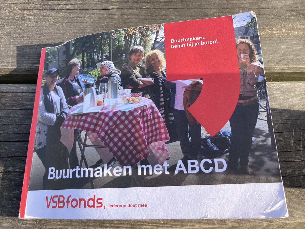 studioMARCHA's tweet photo. Mooie wijsheden van onze @vetteviscom in t ABCD-boekje van @VSBfonds
‘organiseer vanuit de mensen, heb grote ambities, droom, zet kleine stappen en houd vol’
#programmaSAMEN #desamenmakerij https://t.co/gqH8vJShrZ
