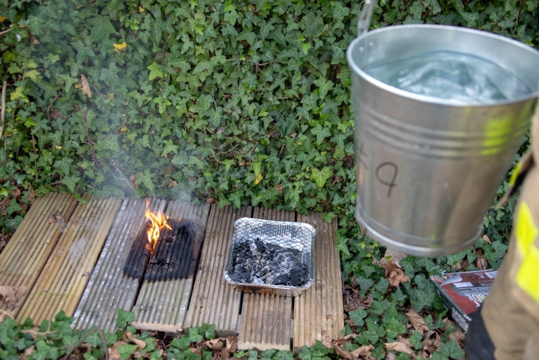 DubFireBrigade's tweet photo. Nice evening for a BBQ...

🏡 Keep away from fences, sheds

🏖 Have sand or a water bucket ready

⛽ Never use petrol/fuels to light it

🍻 Drink sensibly

🥩 Carbon monoxide is a big risk, always use outside, never on a balcony or decking

#FireSafety @FireSafetyIre https://t.co/LdWVtMpTPH