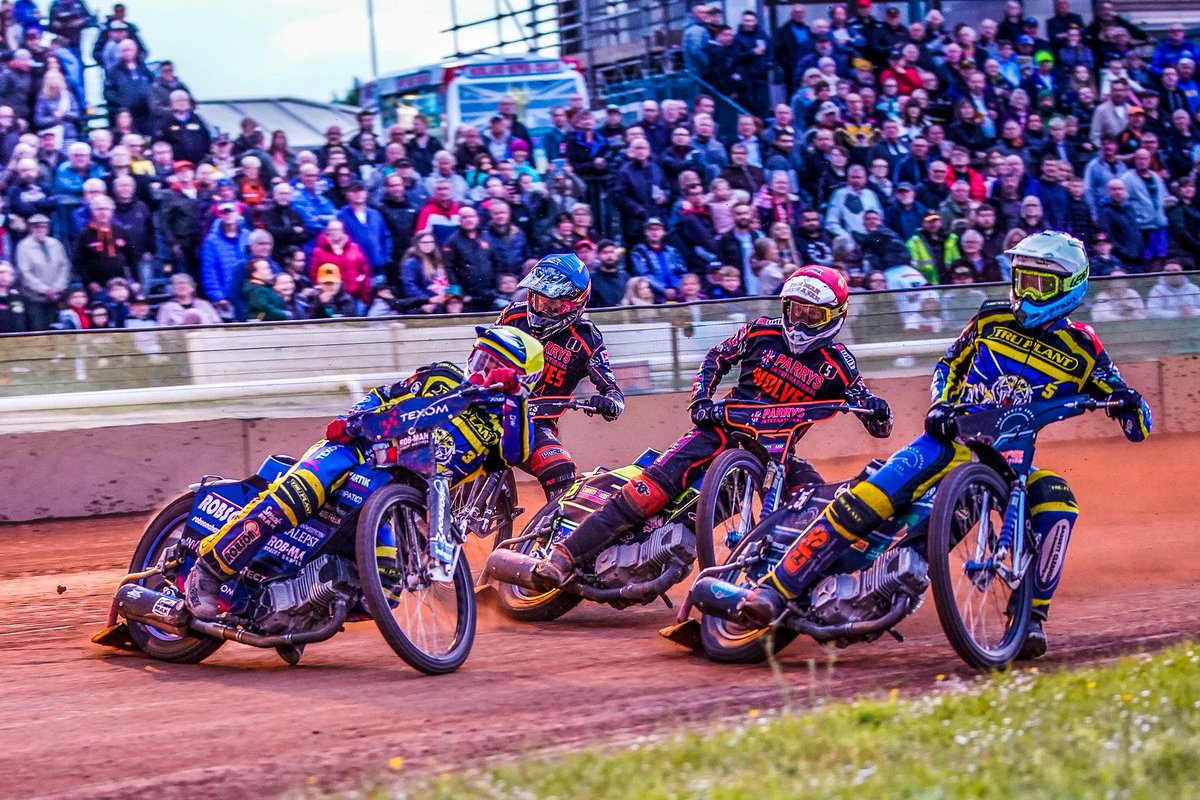 WolvesSpeedway's tweet photo. 😊 Thank you to everyone at @ExpressandStar.

🗞️ In tonight’s newspaper:
🟠 Front page headline
⚫️ Back page headline
🟠 3 pages inside

🐺 Please sign the petition. It takes less than 60 seconds.

📲 https://t.co/3LMHdIoQ5c

PLEASE RETWEET!

#SaveWolvesSpeedway | #Wolfpack 🐺🐾 https://t.co/cvGfvzPVpM