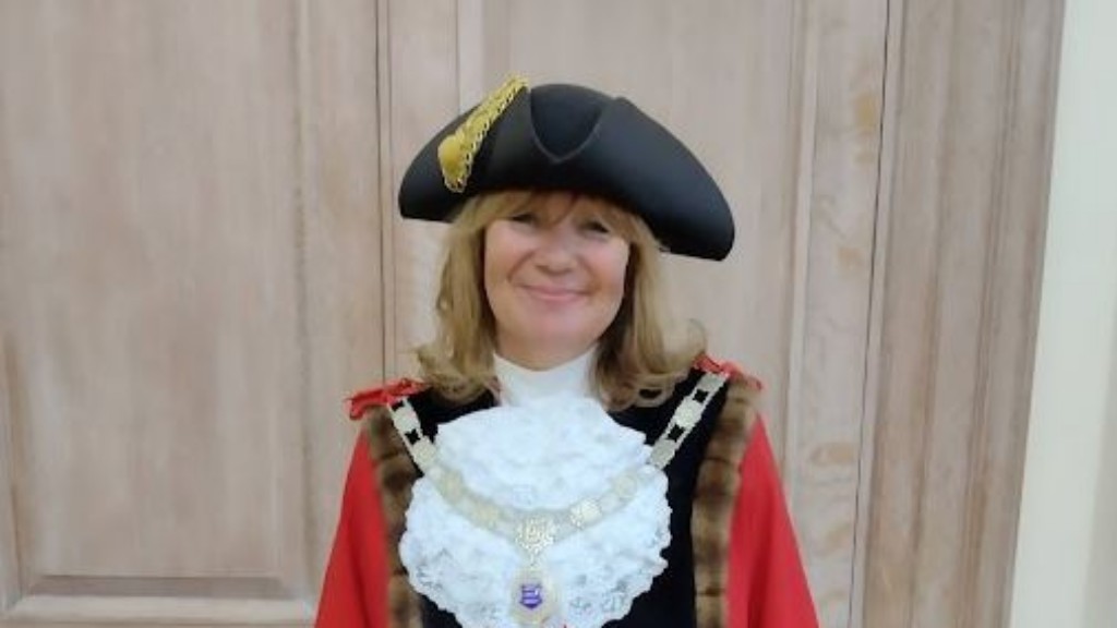 Can you sponsor Kingston's Deputy Mayor to walk 5 miles  in The Annual Mayoral Whittington Walk on 23 Apr? 👣

Cllr Nicola Nardelli is walking across London with other Mayors, on behalf of The Mayor's Charitable Trust (Creative Youth &amp; <a href="/communitybrain/">The Community Brain</a>).

Thank you &amp; good luck!