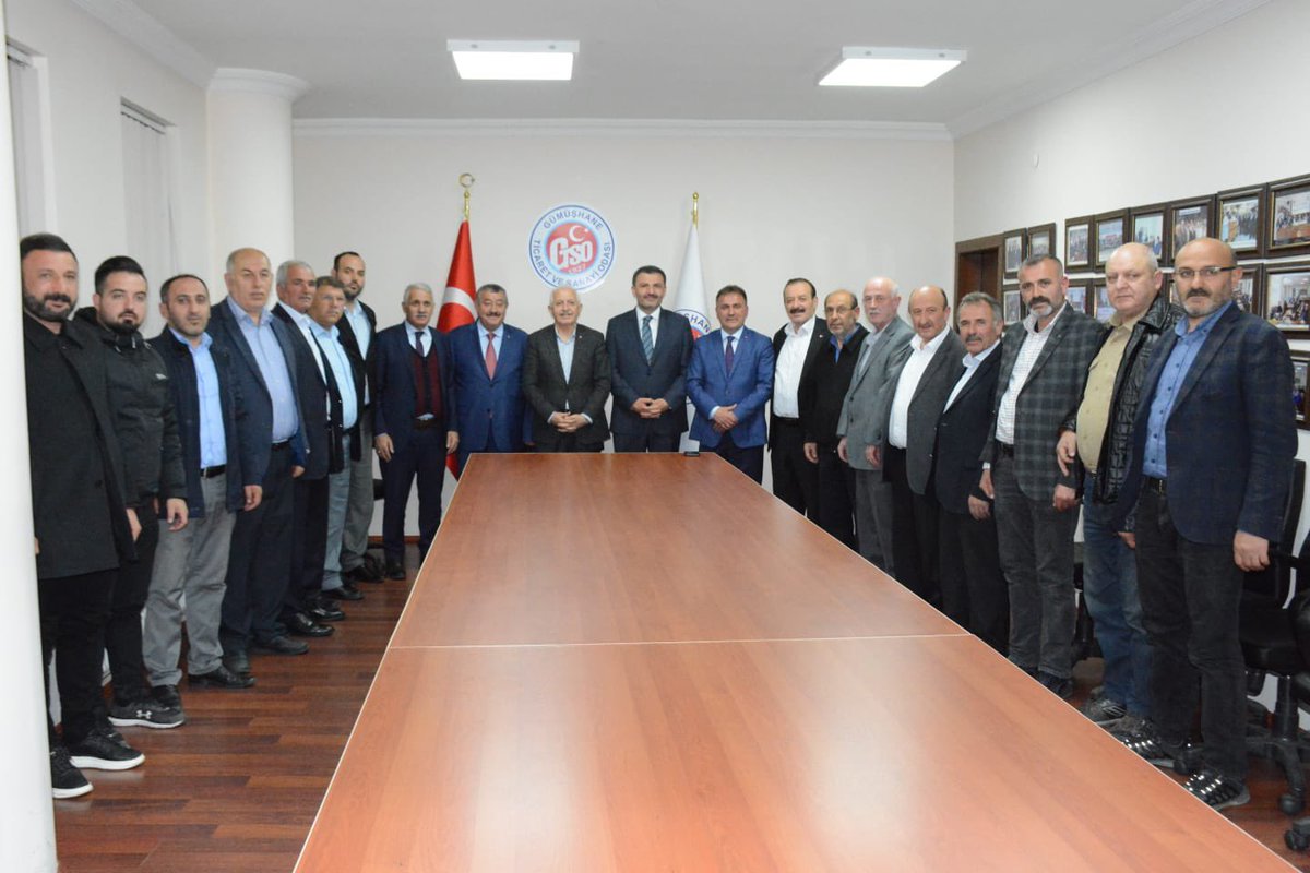 celalettin_kose's tweet photo. 📌Gümüşhane Sanayi ve Ticaret Odası Başkanı Sn. İsmail AKÇAY’ı ve yönetim kurulu üyelerini ziyaret edip, Gümüşhane’miz hakkında istişareler de bulunduk. Kendilerine gösterdikleri ilgi ve misafirperverliklerinden dolayı teşekkür ederiz.
#ErdoğanlaSahlanmaDonemi
@erkankandemir https://t.co/Ny27ltYCtY