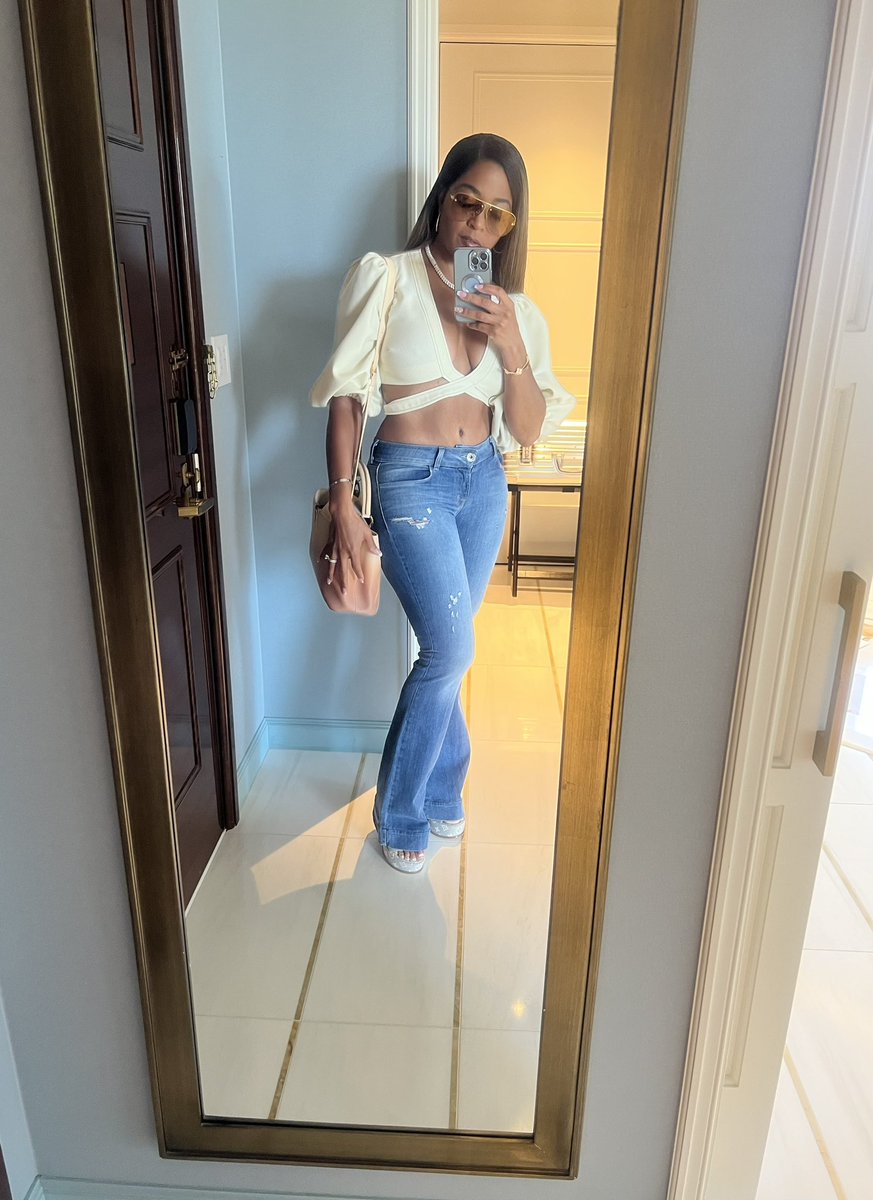 toyabushharris's tweet photo. Workout life in your 40’s https://t.co/tOrwujslda