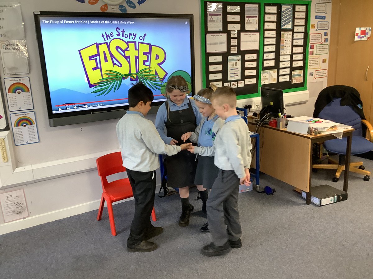 StAgnesPrimary's tweet photo. In RE the children role played the Gospel accounts of the Resurrection. #stagnesre https://t.co/mnGpJmAXaz