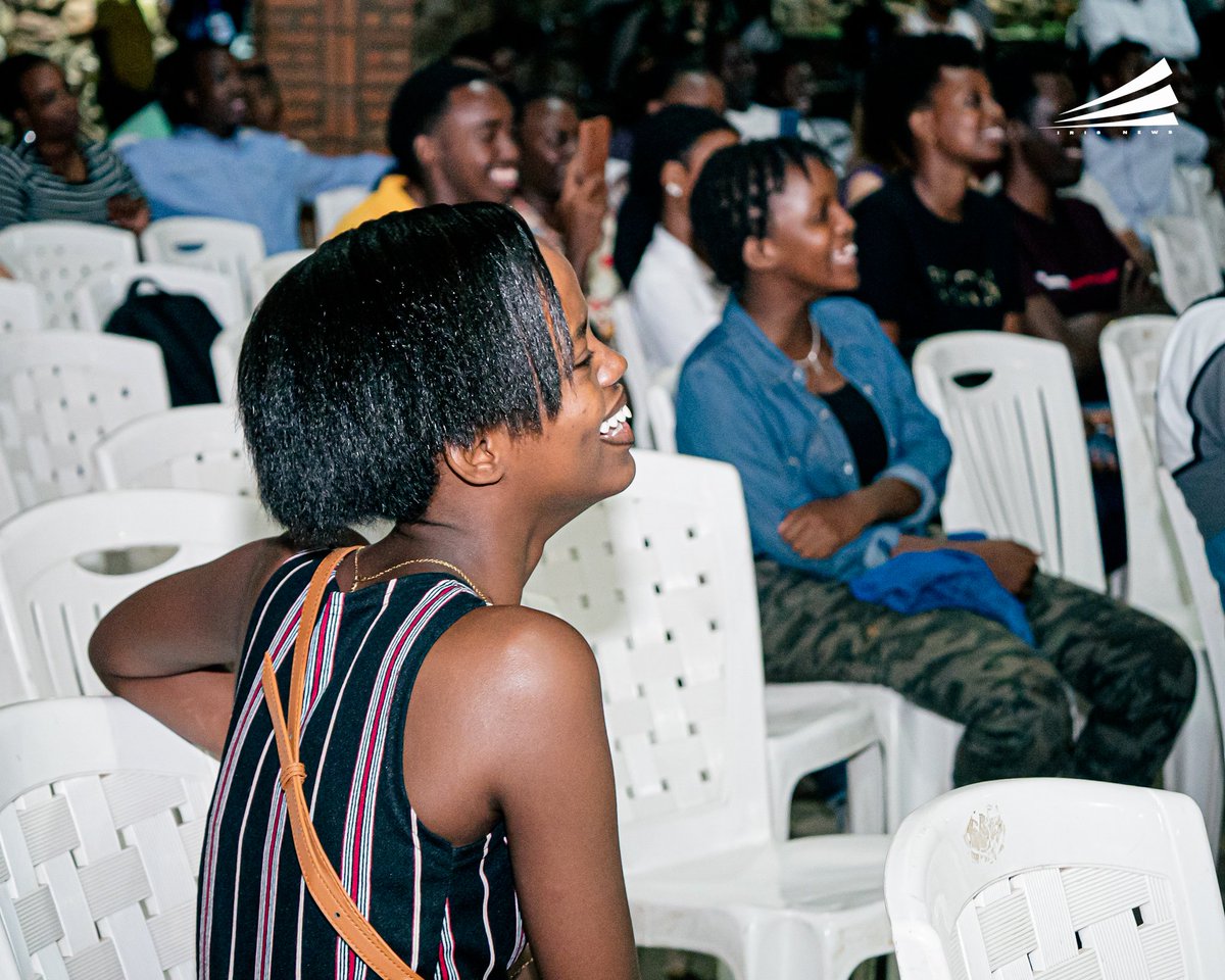 🔴 #Burundi's comedy scene hits it big with the Canal Comedy Buja Festival, supported by <a href="/canalplus/">CANAL+</a> and European/French embassies. Local humorists train for 2 weeks and big names from the world perform, including Tunisian <a href="/SamiaOrosemane/">Samia Orosemane</a> stealing the show. en.irisnews.org/laugh-your-way…