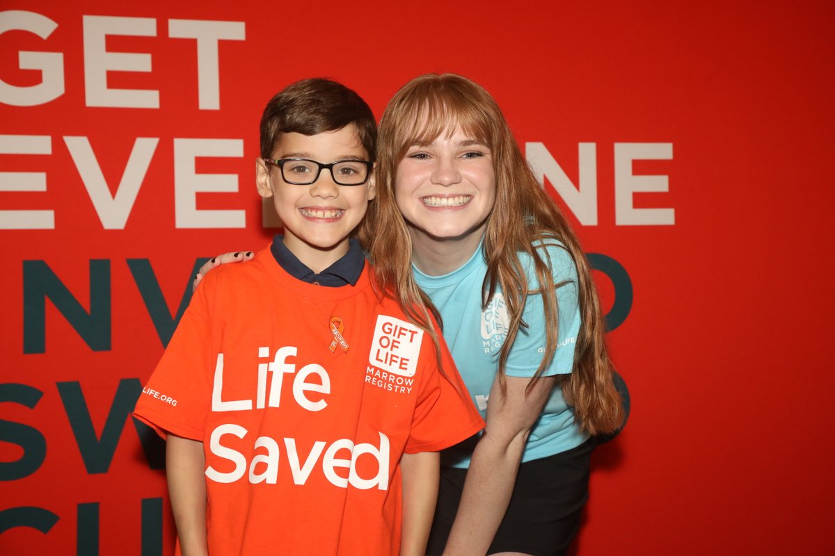 GiftofLife's tweet photo. 👍 👍 Double thumbs up for Hayden who met the girl who saved his life at yesterday's #CelebrityGolf tournament! This was a heartwarming introduction between blood cancer patient and lifesaving donor. #LifeGiven #LifeSaved https://t.co/IbYrvrK6gw