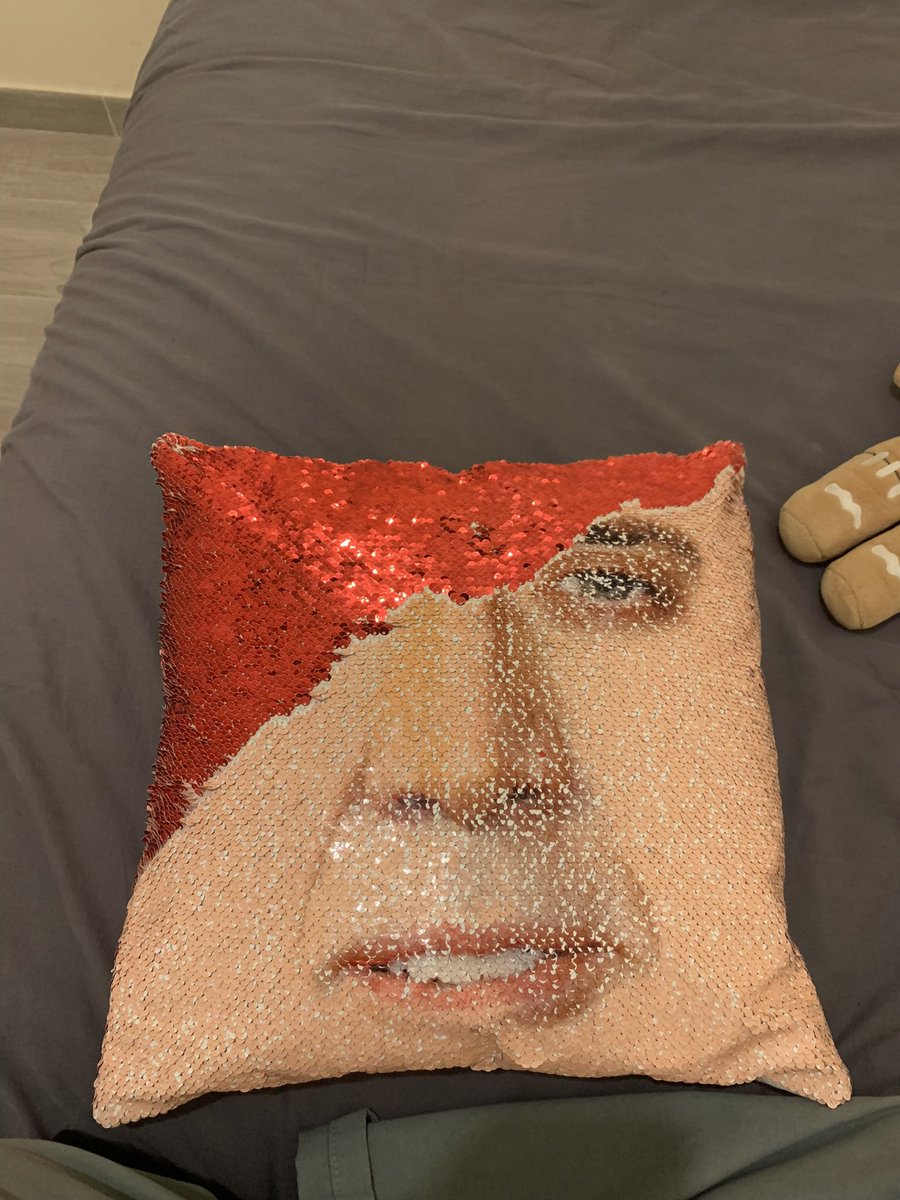 akapoulainne's tweet photo. nicolas cage emo https://t.co/n3aXN3B2Ut