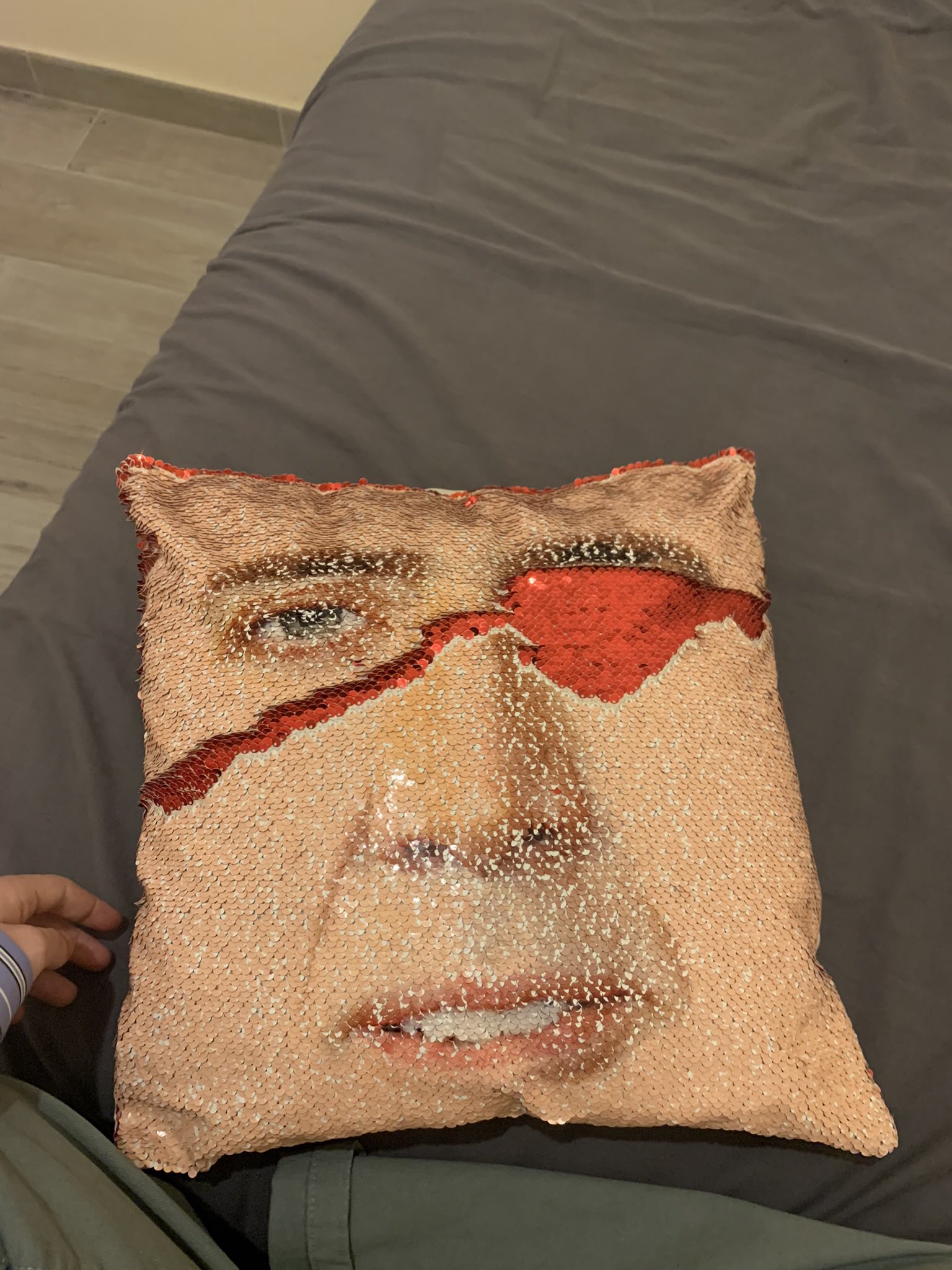 Cojin nicolas cage sales