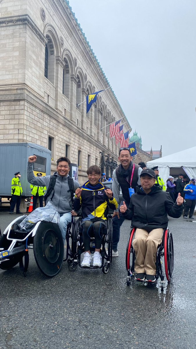 naoyukim_'s tweet photo. 初のボストンマラソンを無事に完走しました!雨と寒さの厳しいレースでしたがトラブルなく完走できたことを嬉しく思います。
#EYJapan
#WheelchairAthlete
#2ARMDRIVE
#ジェイマックス株式会社
#株式会社翔栄プロダクション
#株式会社山室製作所
#プリントガレージ林商店
#OGKKABUTO
#BLUETAG. https://t.co/9QeJV067MQ