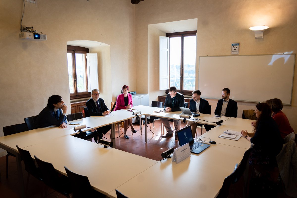 EUI_Schuman's tweet photo. Pleased to have with us colleagues from University of Matějka (UMB) in Slovakia 🇸🇰 visiting to work on the #HorizonProject BRRIDGE and to explore ways to enhance UMB's #research capacity
📸 from their meetings w/ @EUI_EU President, @Ej_Europe &amp; Dean of Research Giacomo Calzolari https://t.co/BIbh1thQ0s