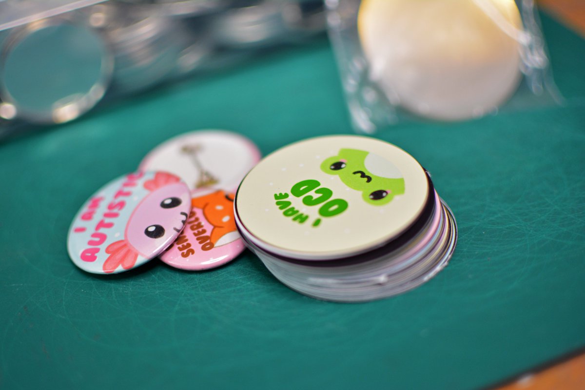 Highodgepodge's tweet photo. 50-100 handmade badges a week is rewarding; it's great that our products are helping people show their pronouns, wear their disabilities &amp; show off their fave fandoms. Three sizes, dozens of designs &amp; custom designs everywhere!
@ https://t.co/i0OvA3o96O
#etsy #smallbusiness #ebay https://t.co/j7u0gEV7J5