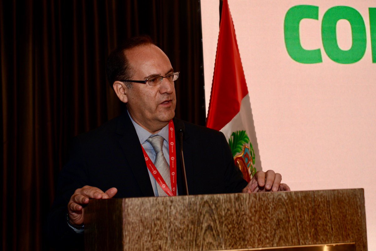 ProInversionPe's tweet photo. Fotogalería📸| El titular de #PROINVERSIÓN, José Salardi y la titular del @MTC_GobPeru, Paola Lazarte, participaron en la presentación de los proyectos Carretera Longitudinal de la Sierra - Tramo 4 y el Ferrocarril Huancayo – Huancavelica.
#GenerandoConfianza en un #PaísQueCrece. https://t.co/chKOL96FwY