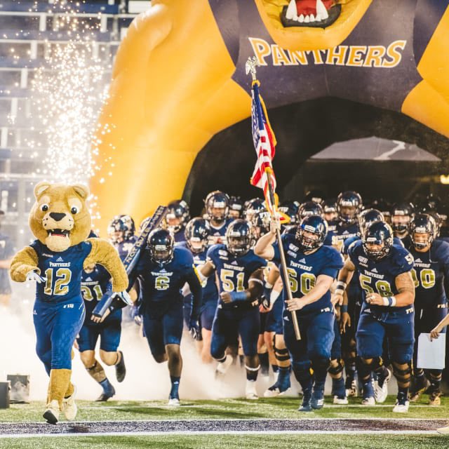 After a great visit today I am blessed to receive an offer from FIU <a href="/FIUFootball/">FIU Football</a> <a href="/indianbaldwinfb/">Baldwin Football(FL)</a> <a href="/CoachMikeMac/">Coach Mike MacIntyre</a> <a href="/A_Gaitor/">Anthony Gaitor</a> <a href="/JoshuaEargle/">Joshua Eargle</a> <a href="/bhernyscoutguy/">Brian Herny</a> @MohrRecruiting <a href="/larryblustein/">Blustein Recruiting</a> <a href="/Andrew_Ivins/">Andrew Ivins</a>