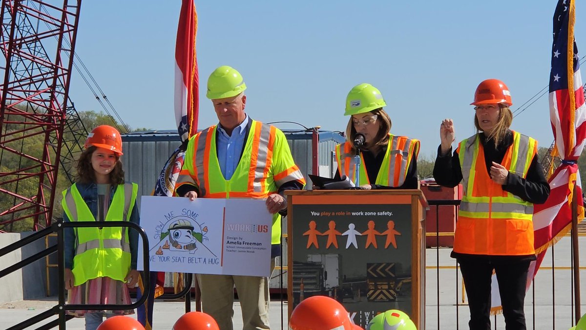 ATSSAHQ's tweet photo. @MoDOT hosted the National Work Zone Awareness Week kickoff event at the new I-70 bridge over the Missouri River near Rocheport. The presentation highlighted the importance of #workzone safety and paid tribute to lives lost. #NWZAW #TowardsZeroDeaths #ATSSA https://t.co/xymfTdgwBj