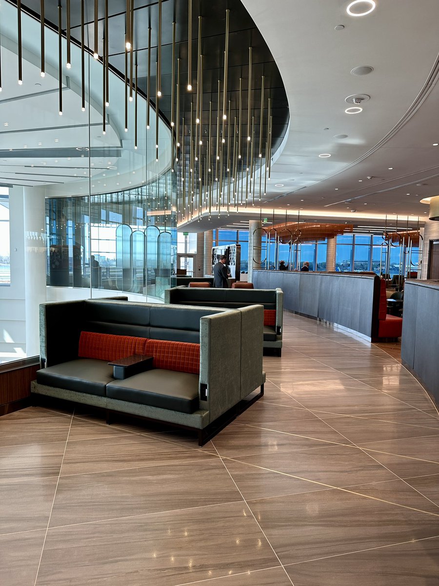 thriftytraveler's tweet photo. Sneak peek inside the new Delta Sky Club at MSP!

21K sq ft? ✅
3K sq ft outdoor space? ✅
Not one but two massive bars? ✅
Elevated food options? ✅
Shower suites? ❌

Opens Wednesday! Stay tuned for the full review at https://t.co/oc9pjh5azg https://t.co/Z0UIX2vL0q