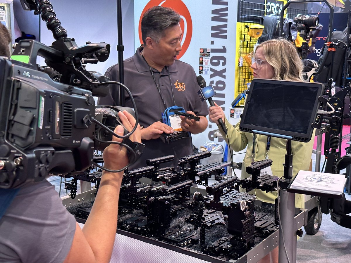 OCTAMASgear's tweet photo. Thanks for one more interview !
SWISS cage @ C6917 @ Band Pro & 16x9 Inc
#cameraaccessories #cameragear #cameraoperator #cinematography #focuspuller #focuspulleratwork #cvptv #cvpgroup #xinegear #BandPro #16x9inc #arri #sony #canon #reddigitalcinema #nab #nab2023 #nabshow https://t.co/HWILZPc74N