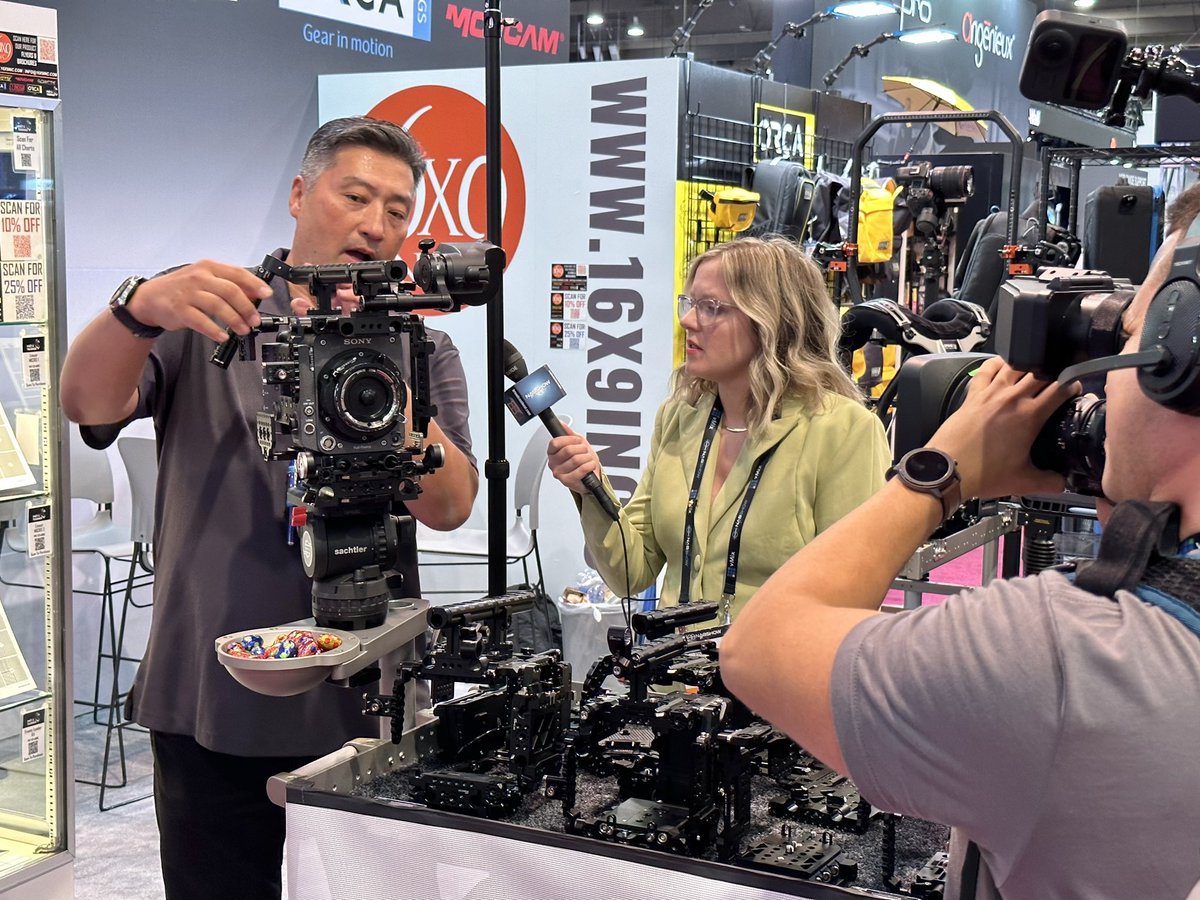 OCTAMASgear's tweet photo. Thanks for one more interview !
SWISS cage @ C6917 @ Band Pro & 16x9 Inc
#cameraaccessories #cameragear #cameraoperator #cinematography #focuspuller #focuspulleratwork #cvptv #cvpgroup #xinegear #BandPro #16x9inc #arri #sony #canon #reddigitalcinema #nab #nab2023 #nabshow https://t.co/HWILZPc74N