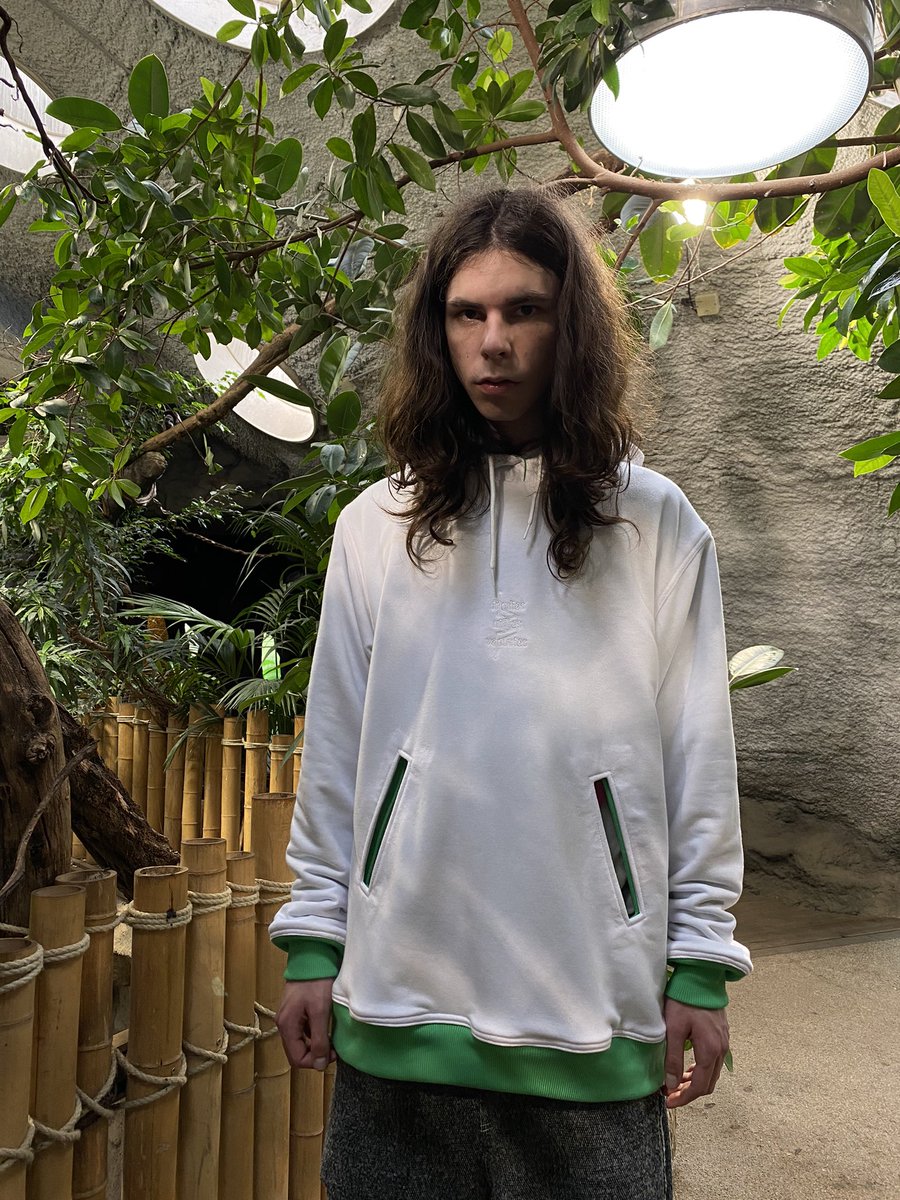 william_ebut's tweet photo. 🌿 2W1 ARCHITECTURA HOODIE ~ reversible 🔁 organic cotton, screenprinted and embroidered graphics. Garment designed with 3% approach in mind. LINK IN BIO 🧩

SPRING 23
EBUT SHARES A BIRTHDAY WITH DA VINCI https://t.co/GeIETaAtoi