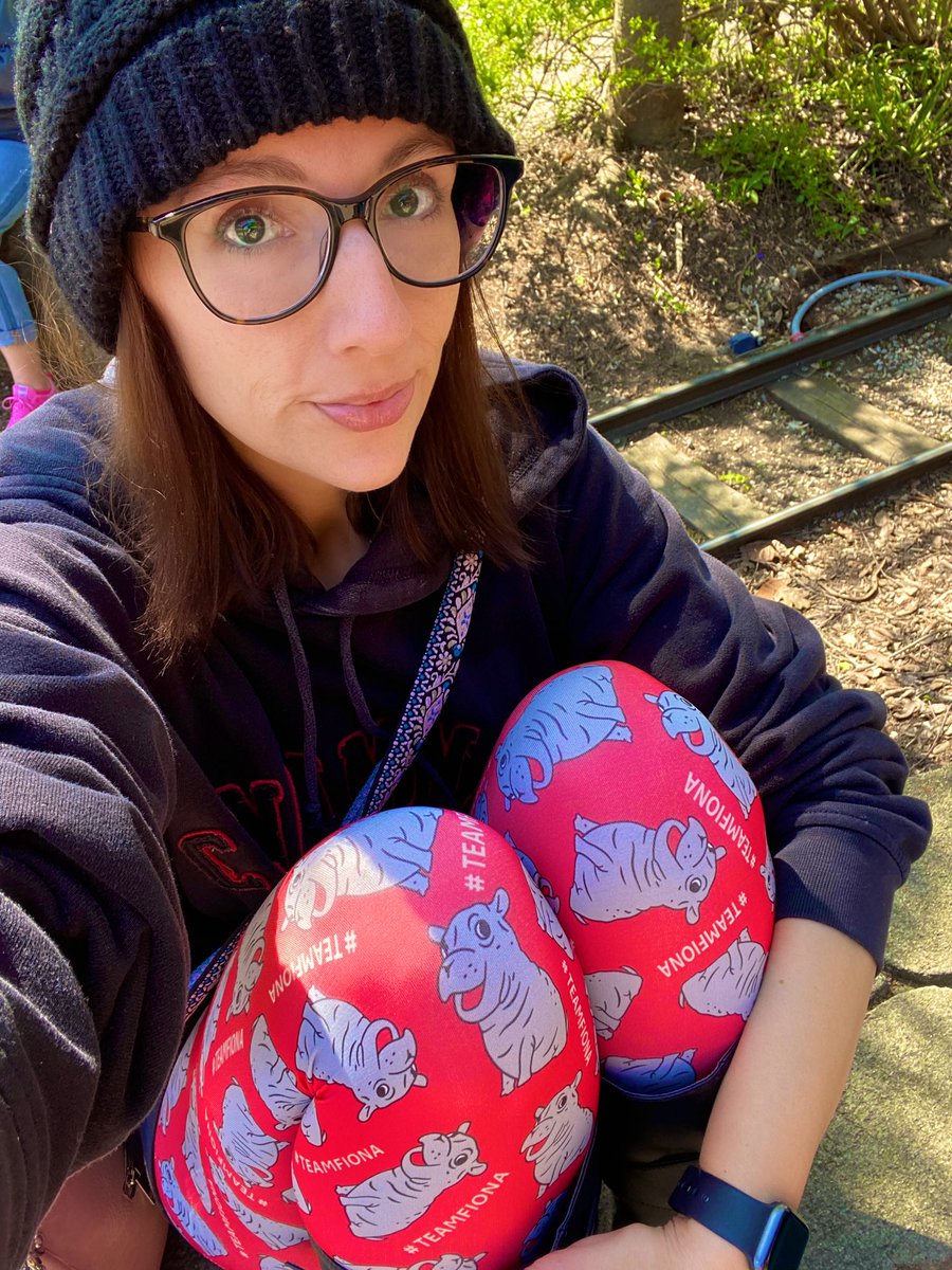 #TeamFiona leggings never go out of style, especially at the zoo ❤️ @CincyShirts