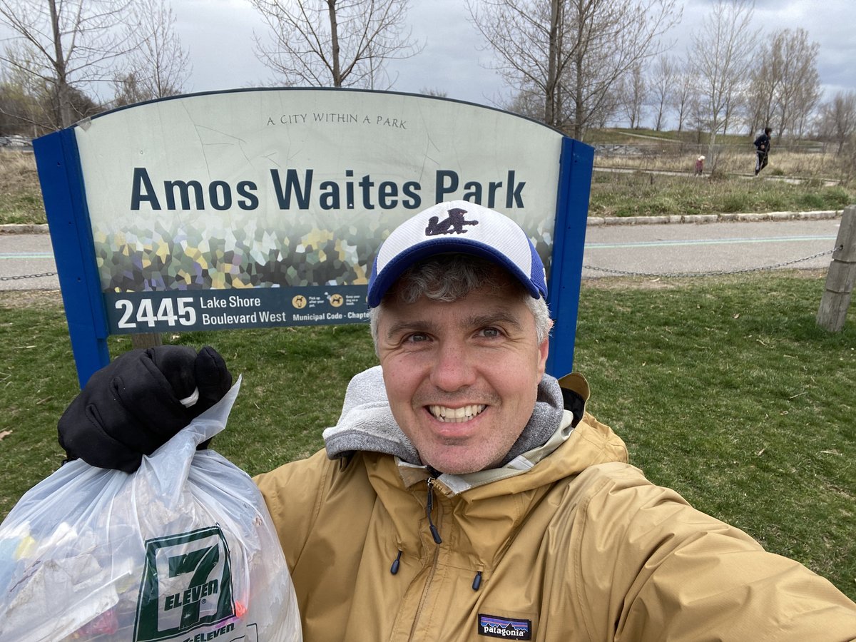 touchcatdigital's tweet photo. Day 2 of #earthweek, Amos Waites ( aka Pirate Ship ) Park. A bit colder today for #cleantoronto.🧹 https://t.co/pDNP3z8SUQ