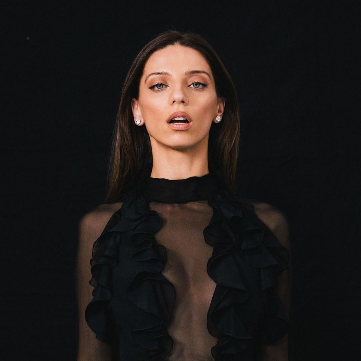 valleyfemme's tweet photo. Angela Sarafyan has been cast as Alys Rivers in HBO’S ‘HOUSE OF THE DRAGON’ season 2.

(https://t.co/XiC7cnMBnC) https://t.co/MJIj3cGYuC