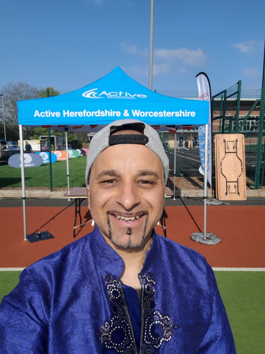 sohankailey's tweet photo. The sun was out today as we kicked off one of my favourite gigs of the year #WorcsSchoolGames
Thank you to @ActiveHW 
Opportunity for school children across #Worcestershire to take part in #SchoolGames and experience the Cultural Village 😃
#Bhangra #StreetDance #PhysicalEd https://t.co/SQGnsGvZjI