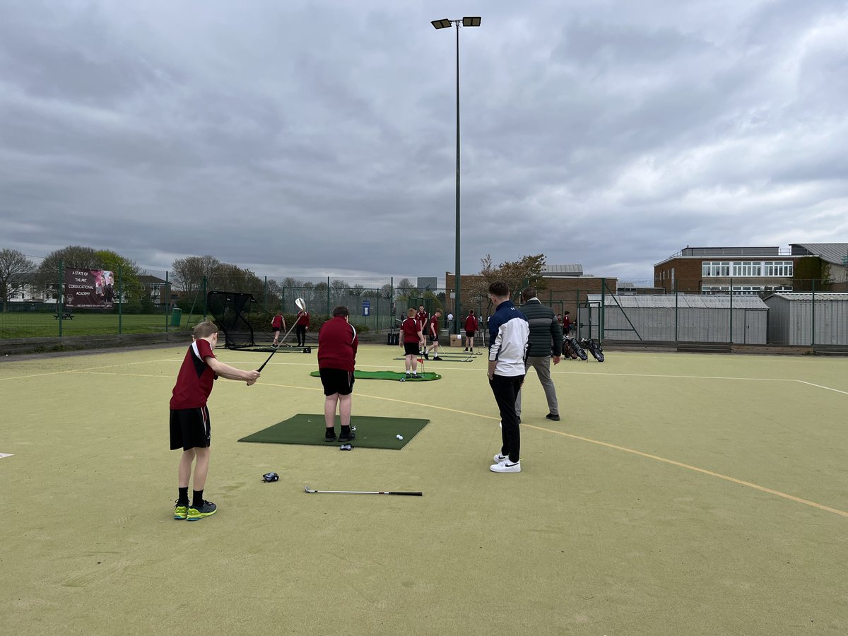 BlenheimEpsom's tweet photo. Students enjoyed their first session at the Blenheim Golf Academy today in spite of the wind and chill in the air! #teamblenheim #juniorgolf #surreygolf #schoolgolf @golffoundation https://t.co/NE4hXmwRjd