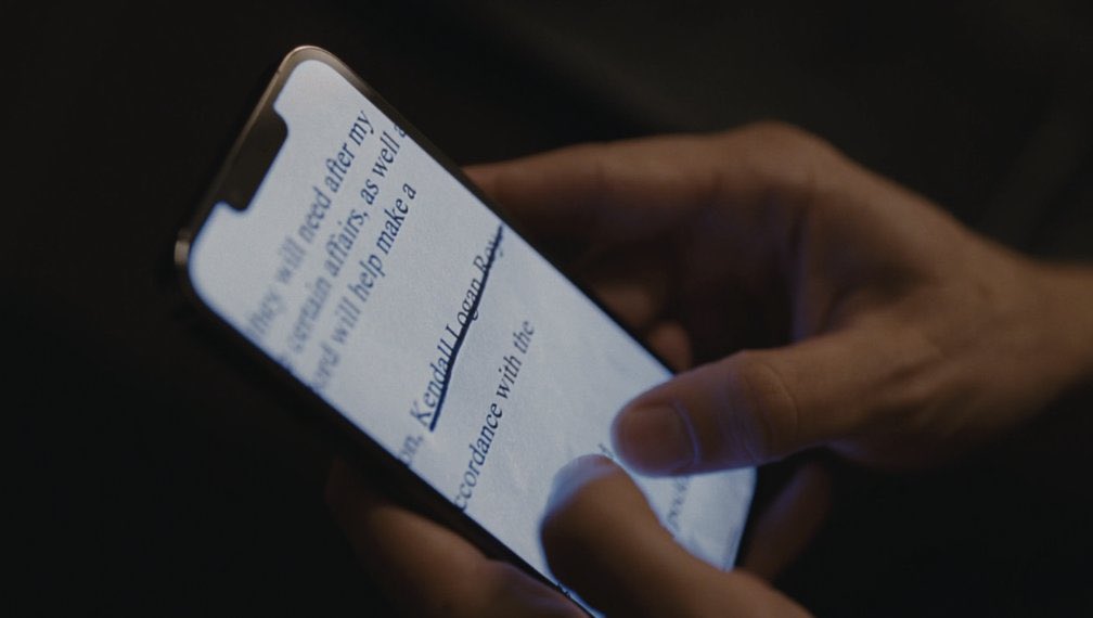 gibsonoma's tweet photo. 2015 had The Dress.

2023 has Kendall Roy's name on a piece of paper with a line on it. 

#Succession https://t.co/3aaKSDKV4Y