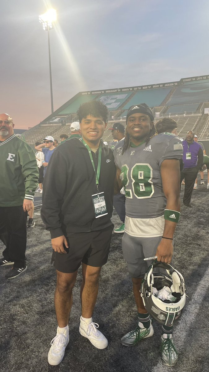 jacobo_esquivel's tweet photo. Had a wonderful time at @EMUFB  The atmosphere is great ! https://t.co/99MA2mx8f6