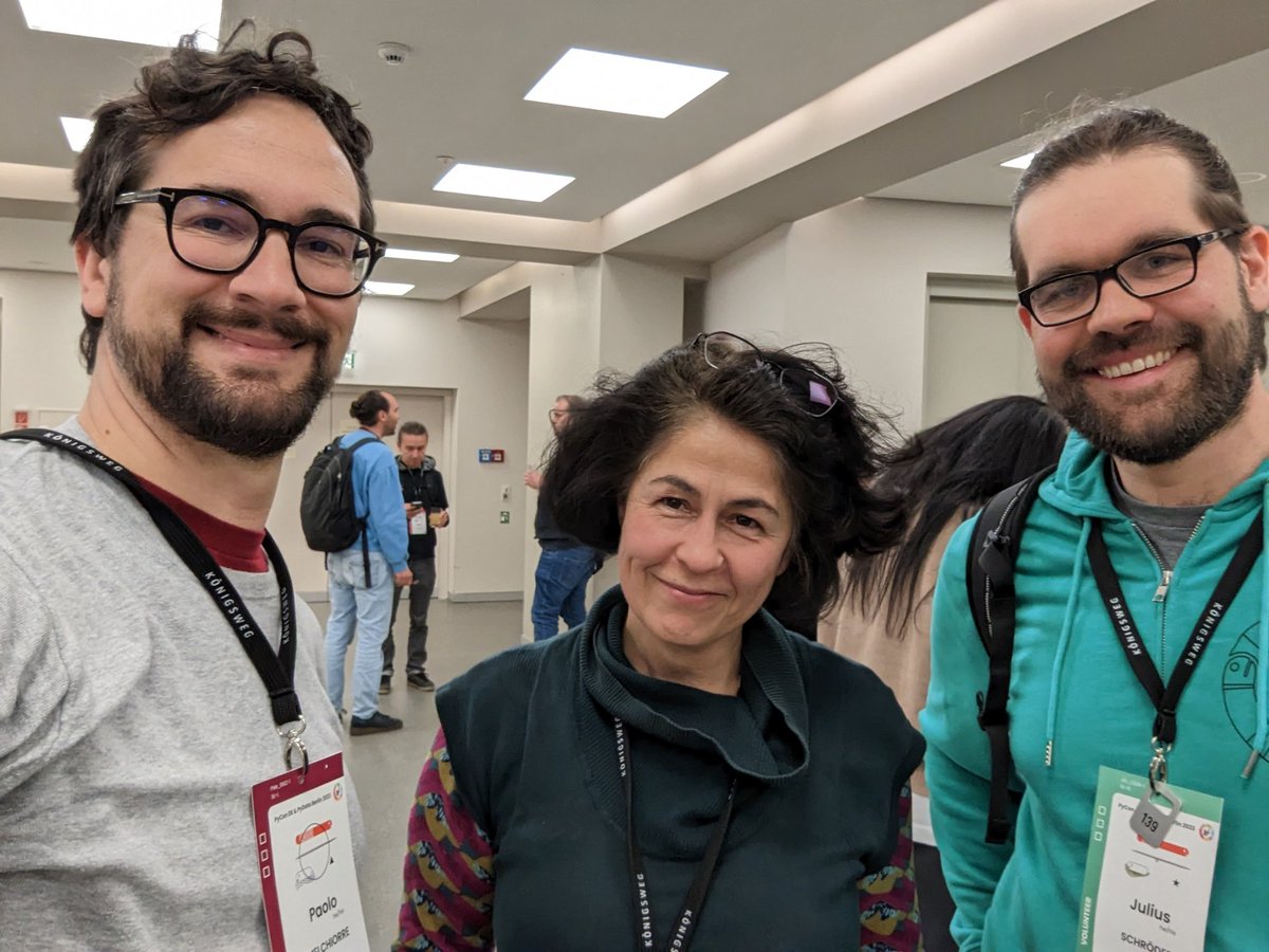 pauloxnet's tweet photo. After lunch I attended the "hallway track" at PyCon DE 2023 🇩🇪🐍

After giving my talk, it was the best way to relax a bit, answer some questions about my talk and chat with tons of people 🗣️

#PyConDE #PyCon #HallwayTrack #PythonSpeakingTour https://t.co/VmIFJcFUPf
