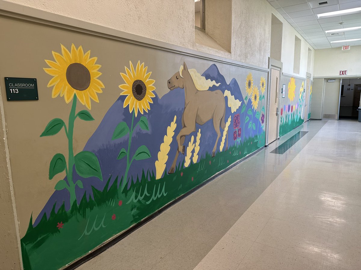 BanningUnified's tweet photo. We visited @NicoletMiddle yesterday and what a fantastic campus. The hallways had several murals painted by their students and a cool bulletin board filled with advice &amp; words of affirmation! Well done students 😊 #BanningUSD https://t.co/MVJyfm15rh