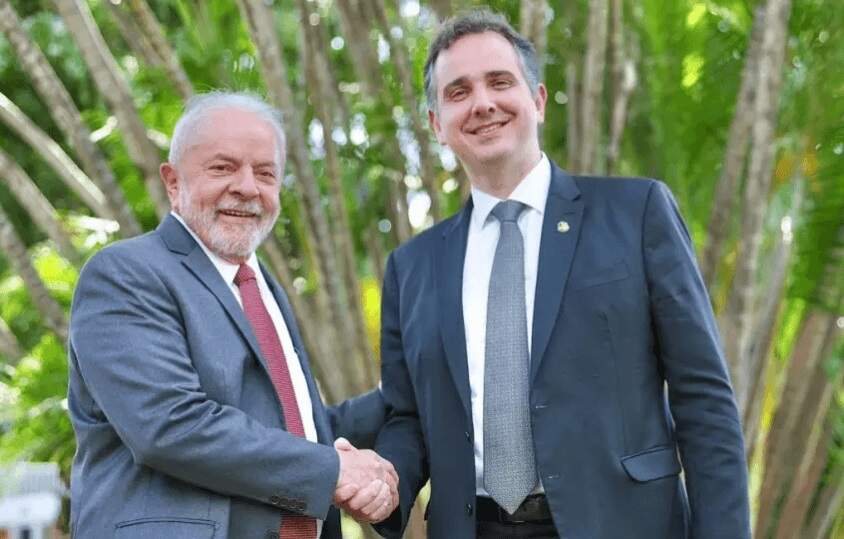 jadsonlimanovo's tweet image. Oposição #pressiona #Pacheco a #manter #sessão do #Congresso #para #criar #CPMI do 8/1         O presidente ... Saiba mais sobre ese conteúdo no site Brasil em Pauta Noticias.
Clique no Link: is.gd/4rLRFZ #brasil #economia #política