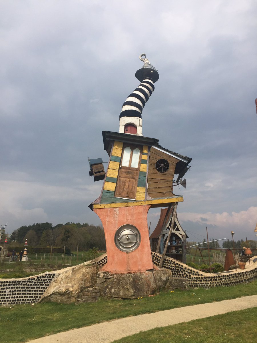 GautierAdelaide's tweet photo. Musée magique d’un poète ferrailleur https://t.co/hmDOG0uAHy