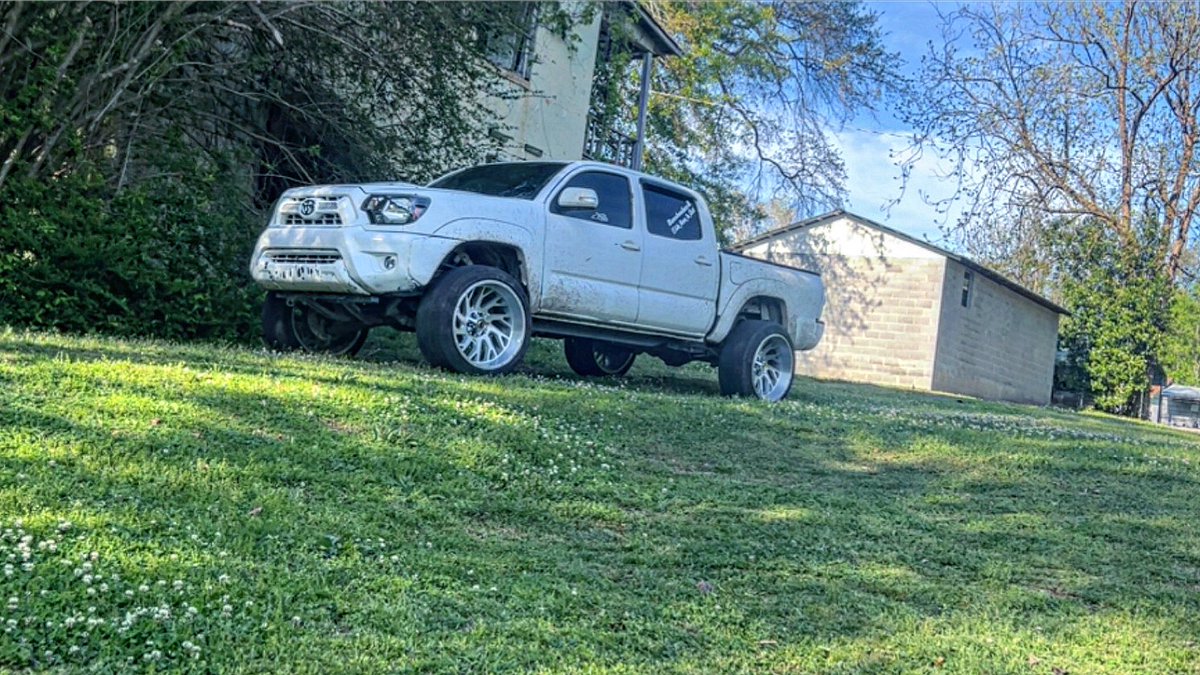 AustonElliott's tweet photo. New wheels. Just missing a passenger. #singlelife #bamababy205 https://t.co/cpfhue4CXQ