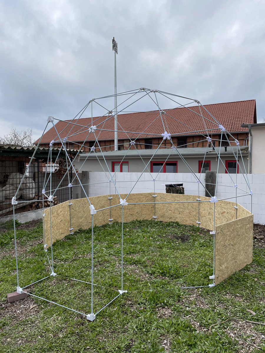 StorkNest_P's tweet photo. As promised: An Update about my 3D-printed geodesic greenhouse!

I designed an entrance for easier access and supported the base with some plywood walls.

Link in bio

#3Dprinting #greenhouse #geodesicdome #geodesicgreenhouse #3dprintedgreenhouse #3dprintedgeodesicdome #gardening https://t.co/jdcdWuTGR5