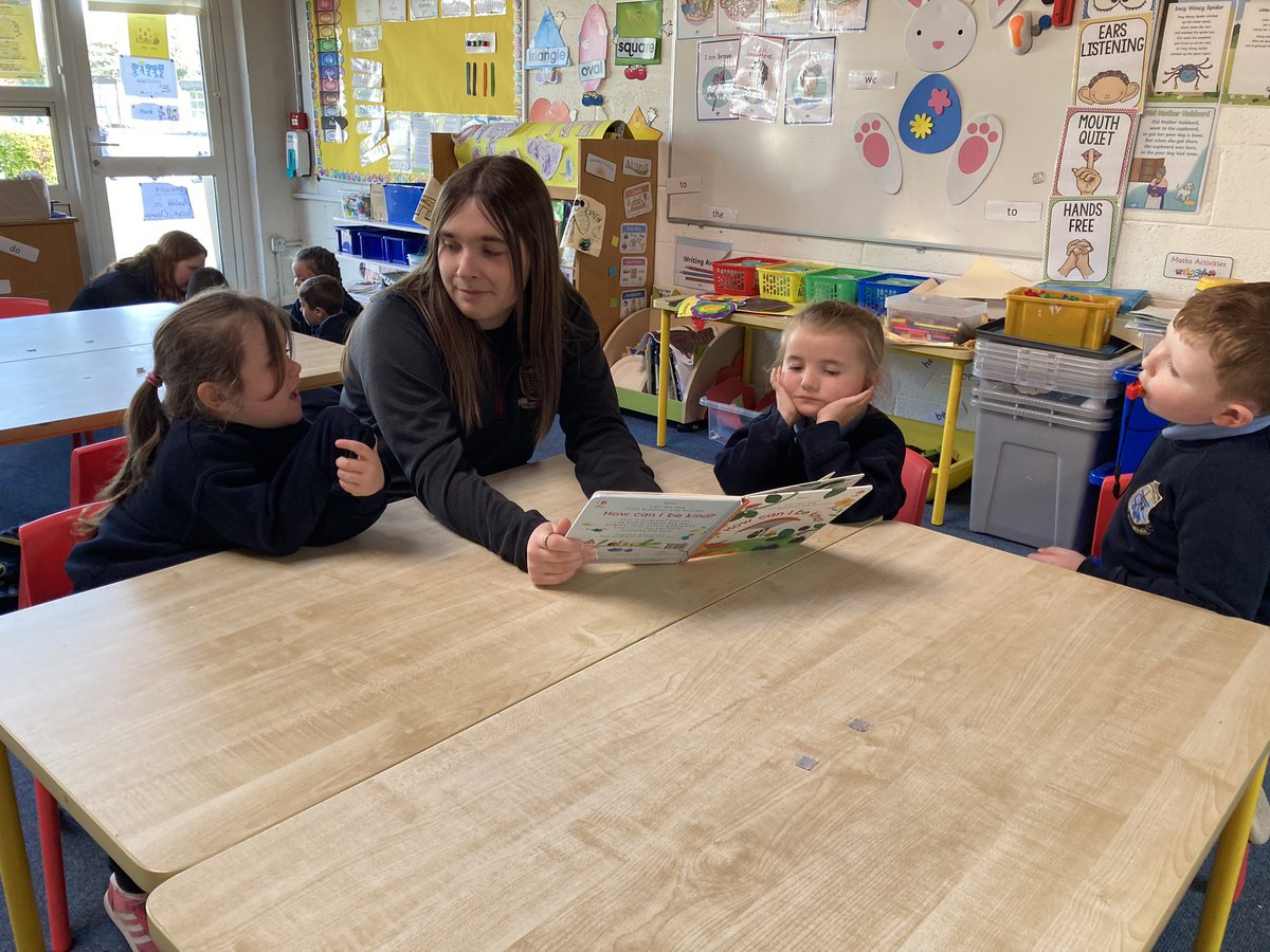 prog_BCS's tweet photo. TY visited Scoil Mhuire Primary School this morning to do a paired reading workshop with Junior Infants. “How can we be Kind? “ a beautiful picture book that explores the importance of kindness in our world. TY students taking action towards Global Goal No. 16 - Peace and Justice https://t.co/ExvPjyBwn1
