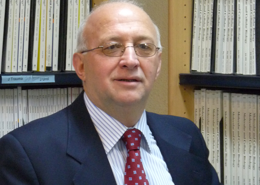 Solienses's tweet photo. El inmunólogo noriego Francisco Sánchez Madrid recibe el premio Robert Koch de investigación, otorgado por la Fundación Robert Koch y el Ministerio de Salud alemán. https://t.co/5gmOryGkCL https://t.co/12mbNIQWVC