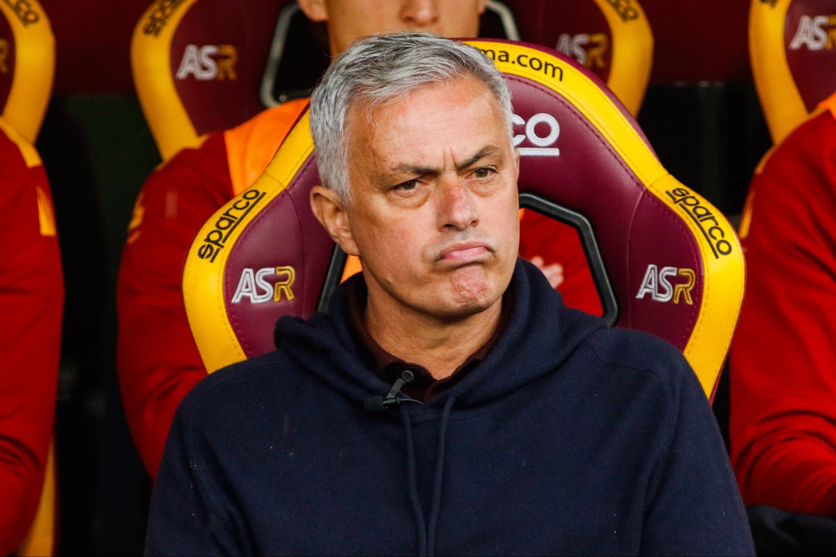 DeadlineDayLive's tweet photo. 🚨 Luis Campis is interested in appointing José Mourinho as the next PSG manager.

The Portuguese head coach would be open to the challenge.

(Source: @FabriceHawkins) https://t.co/DIWKohAcbV