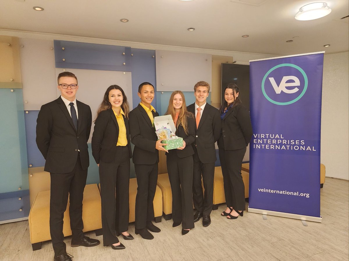 We are cheering on Virtual Enterprise Business Plan teams from <a href="/CentennialHawks/">Centennial High</a> <a href="/BHSDrillers/">Bakersfield High</a> <a href="/RHS_PACK/">Ridgeview Wolf Pack</a> as they prepare to compete in the Business Plan Final round at the <a href="/VEInternational/">veinternational</a> Youth Business Summit National Competition! Way to make Kern County PROUD!